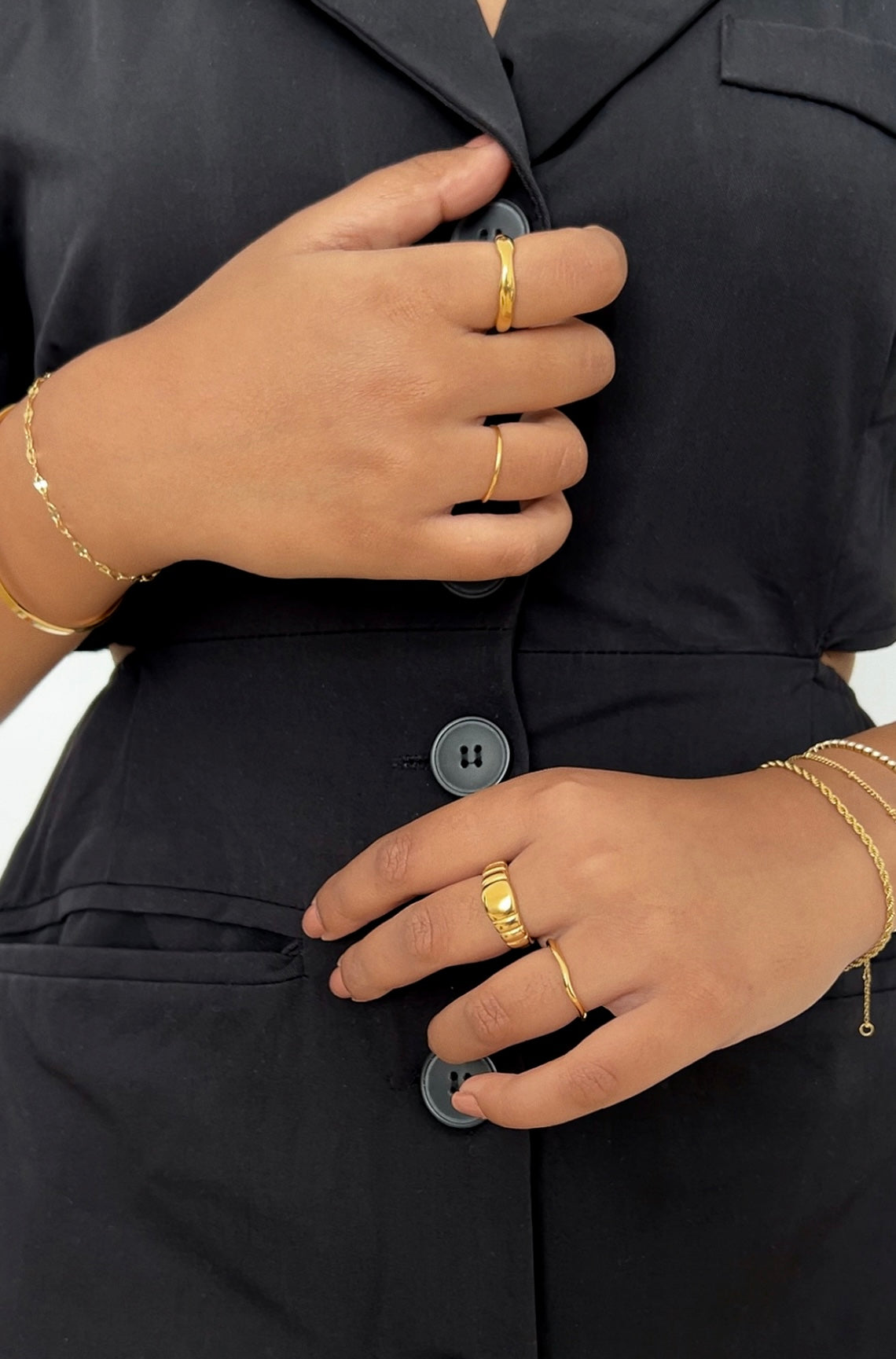 Kylie Curve Ring- Minimal